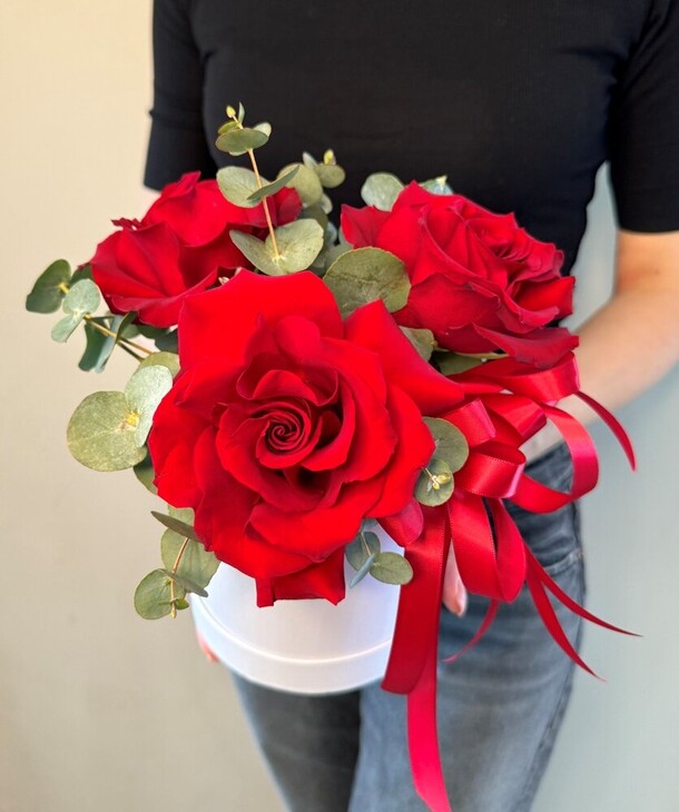 Французская роза в коробочке, артикул F1277254 - 2585 рублей, доставка по городу. Flawery - доставка цветов