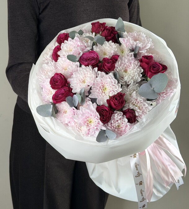 Кустовые хризантемы с розами, артикул F1516817 - 5610 рублей, доставка по городу. Flawery - доставка цветов