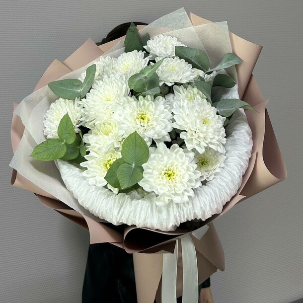 Букет из хризантем, артикул F1379411 - 3785 рублей, доставка по городу. Flawery - доставка цветов