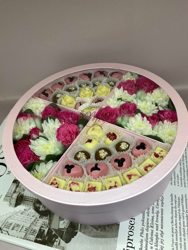 Цветы и шоколад🌹"шоколадная радуга", артикул F1392614 - 10515 рублей, доставка по городу. Flawery - доставка цветов