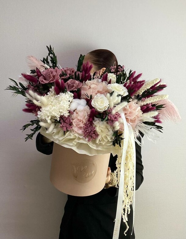 Стабилизированные цветы "флер", артикул F1413801 - 18050 рублей, доставка по городу. Flawery - доставка цветов