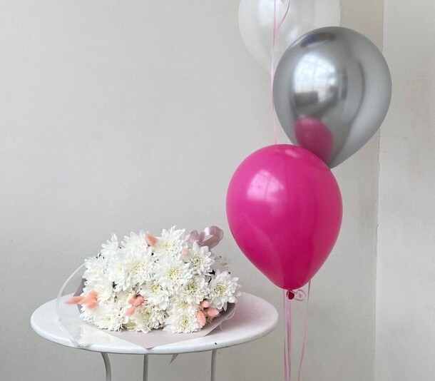 Букет+шары, артикул F1128258 - 4570 рублей, доставка по городу. Flawery - доставка цветов