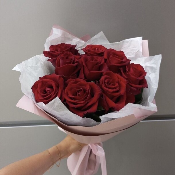 Ароматные красные розы, артикул F1317604 - 4150 рублей, доставка по городу. Flawery - доставка цветов