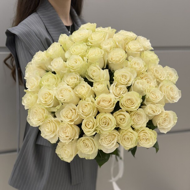 Премиум розы вайт шоколад, артикул F1406524 - 16770 рублей, доставка по городу. Flawery - доставка цветов