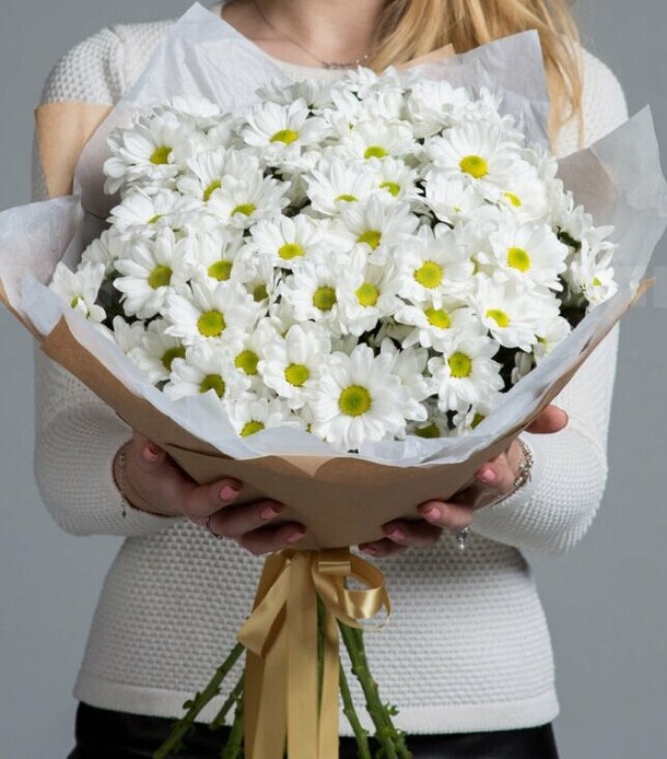 Комплимент из ромашек, артикул F1263295 - 3150 рублей, доставка по городу. Flawery - доставка цветов