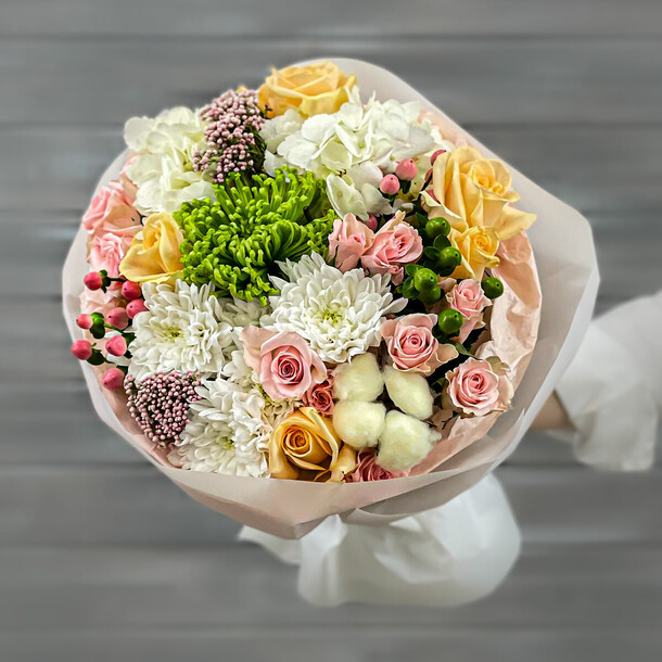 Нежный сборный букет, артикул F1236964 - 8652 рублей, доставка по городу. Flawery - доставка цветов