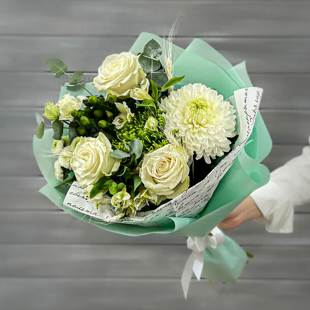 Букет из роз, хризантем, эустом и альстромерий, артикул F1239042 - 7454 рублей, доставка по городу. Flawery - доставка цветов