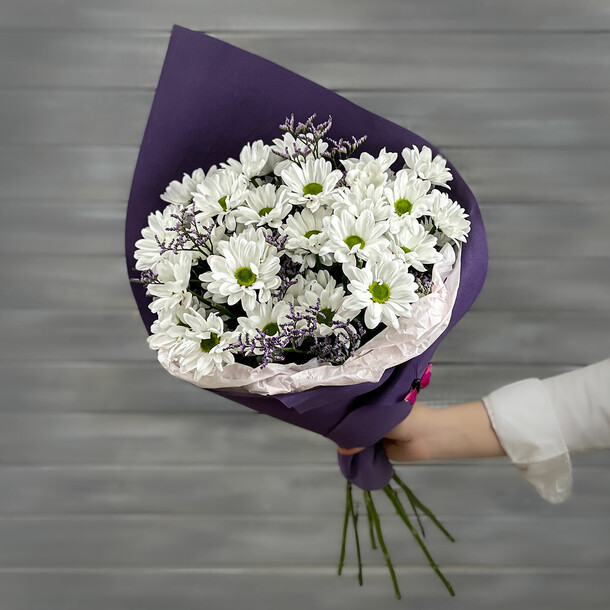 Букет из белых хризантем и лимониума, артикул F1240914 - 4659 рублей, доставка по городу. Flawery - доставка цветов