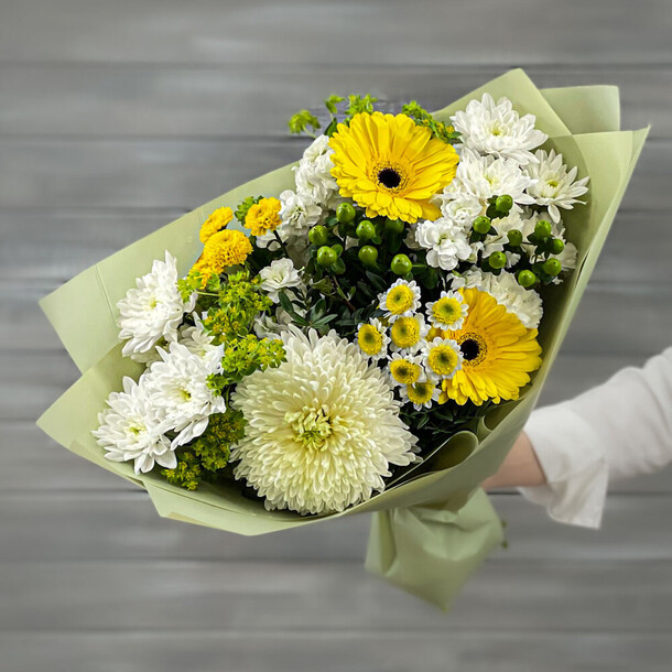 Букет из хризантем с герберами, артикул F1274288 - 8652 рублей, доставка по городу. Flawery - доставка цветов