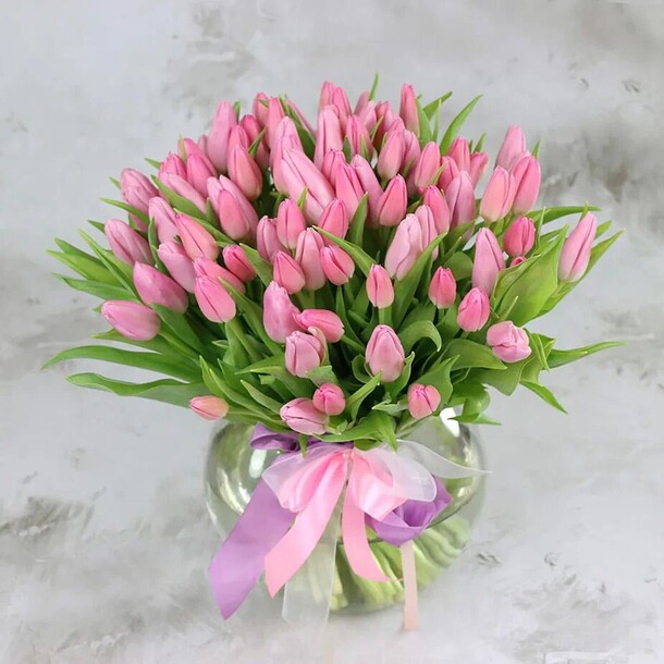 Букет из 101 розового тюльпана, артикул F1275190 - 13515 рублей, доставка по городу. Flawery - доставка цветов