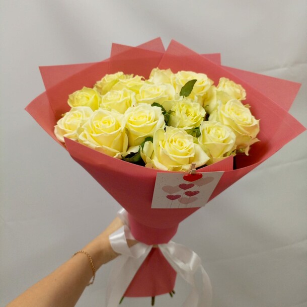 Букет 15 белых роз, артикул F1383925 - 4980 рублей, доставка по городу. Flawery - доставка цветов