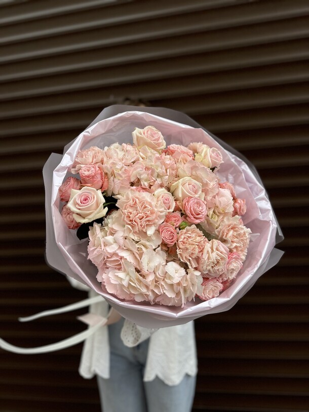 Букет с гортензией райское наслаждение, артикул F1309188 - 8200 рублей, доставка по городу. Flawery - доставка цветов