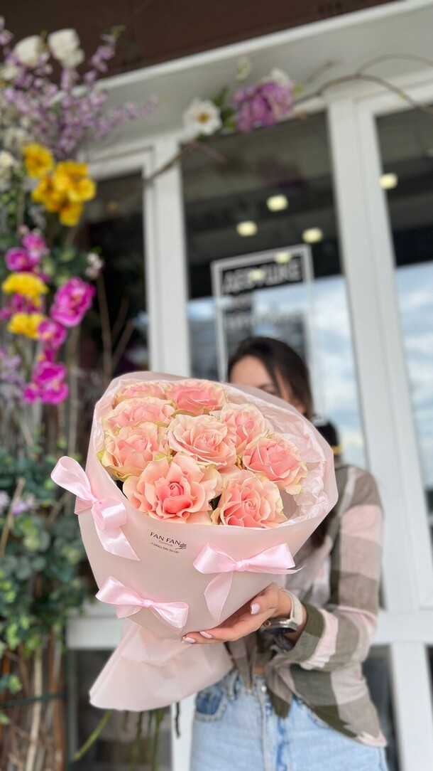 Букет из французских роз, артикул F1434710 - 5050 рублей, доставка по городу. Flawery - доставка цветов