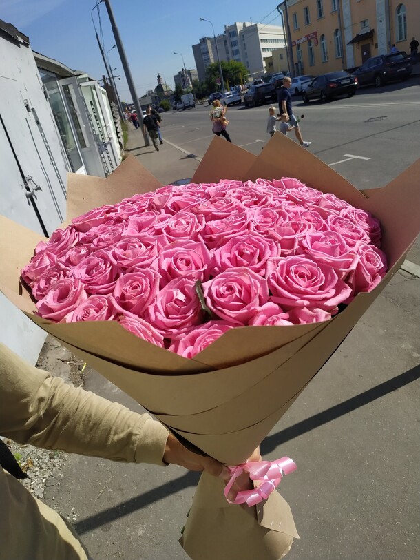 Букет из розовых роз "прелесть", артикул F1134495 - 12000 рублей, доставка по городу. Flawery - доставка цветов