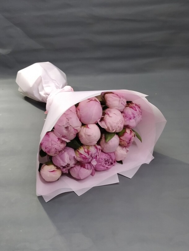 15 пион сара бернар, артикул F1142570 - 15756 рублей, доставка по городу. Flawery - доставка цветов