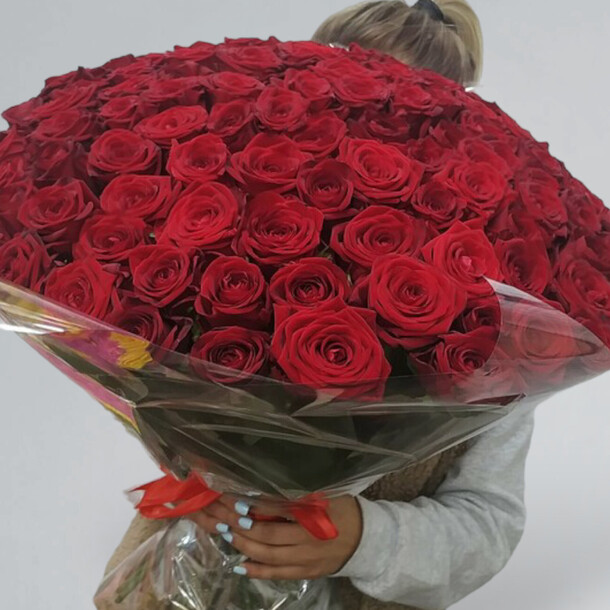 101 красная роза, артикул F1145173 - 28597 рублей, доставка по городу. Flawery - доставка цветов