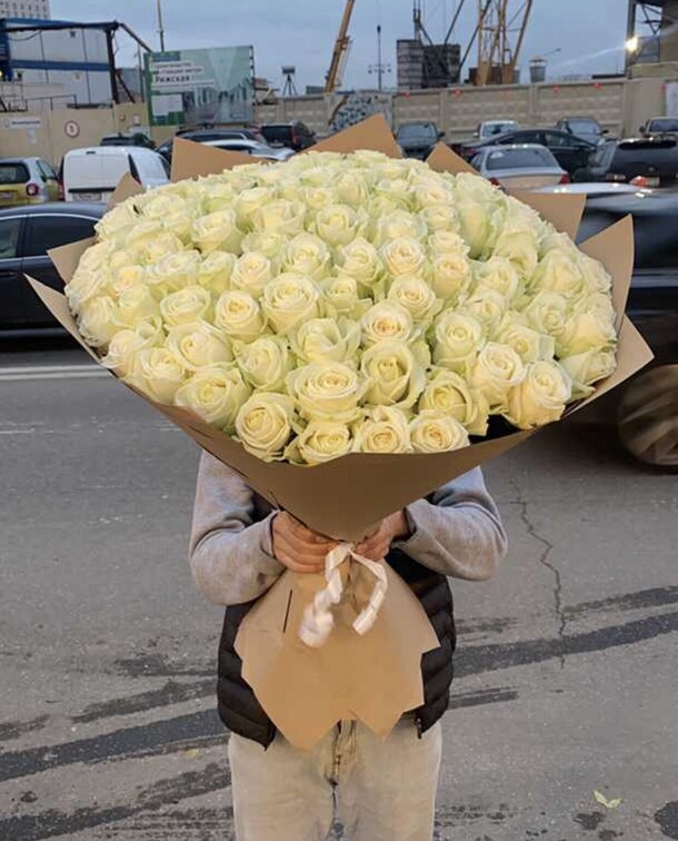 101 белая роза, артикул F1147827 - 29237 рублей, доставка по городу. Flawery - доставка цветов