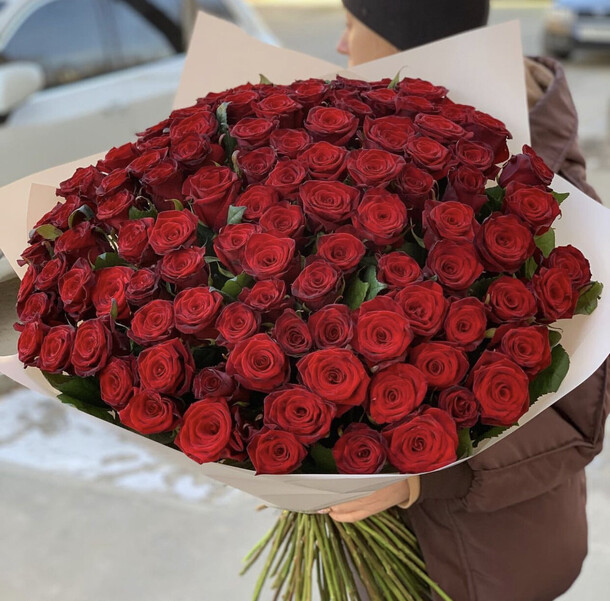101 красная роза, артикул F1148139 - 25836 рублей, доставка по городу. Flawery - доставка цветов