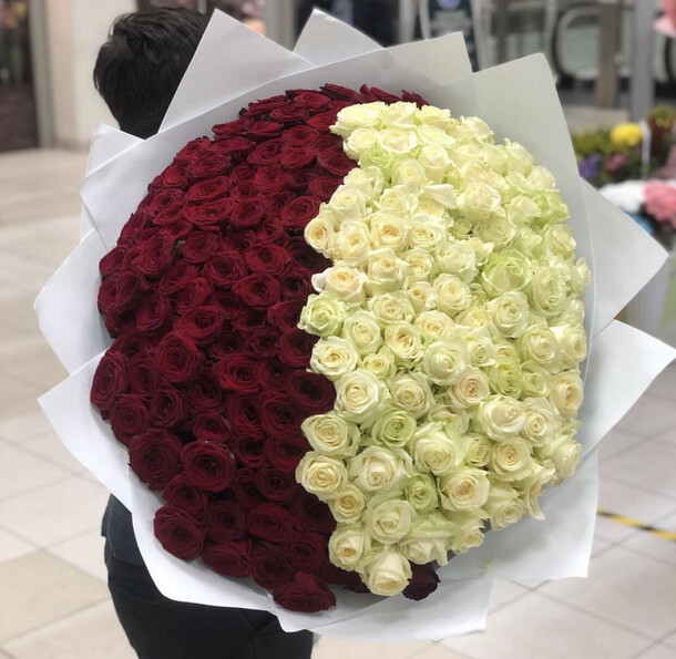 201 микс из роз, артикул F1148194 - 52360 рублей, доставка по городу. Flawery - доставка цветов