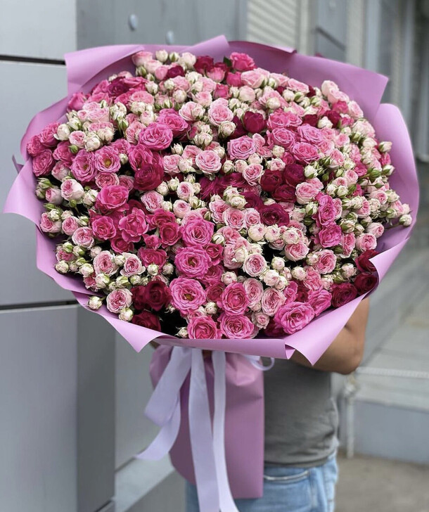 Кустовая роза микс, артикул F1148209 - 61394 рублей, доставка по городу. Flawery - доставка цветов