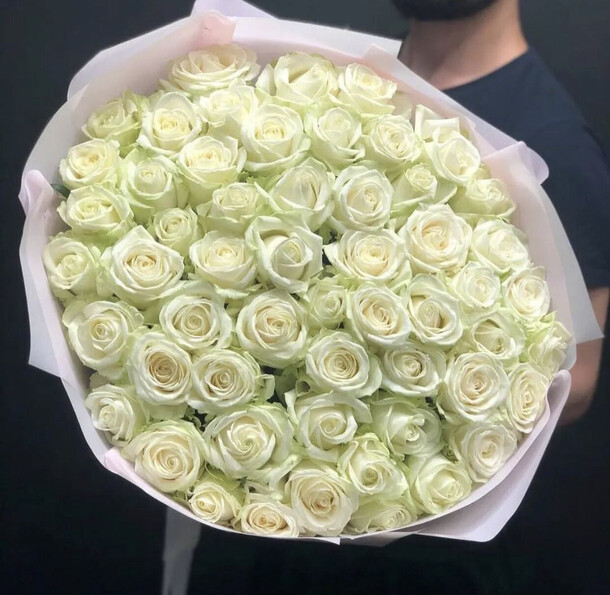 51 белая роза, артикул F1148434 - 12394 рублей, доставка по городу. Flawery - доставка цветов