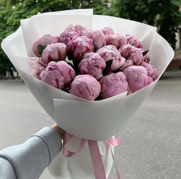 19 пион сара бернард, артикул F1148435 - 19317 рублей, доставка по городу. Flawery - доставка цветов