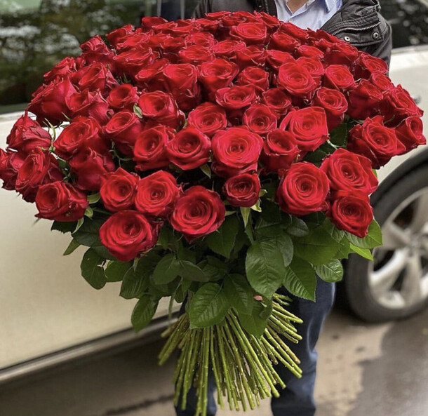 101 красная роза, артикул F1148467 - 28545 рублей, доставка по городу. Flawery - доставка цветов