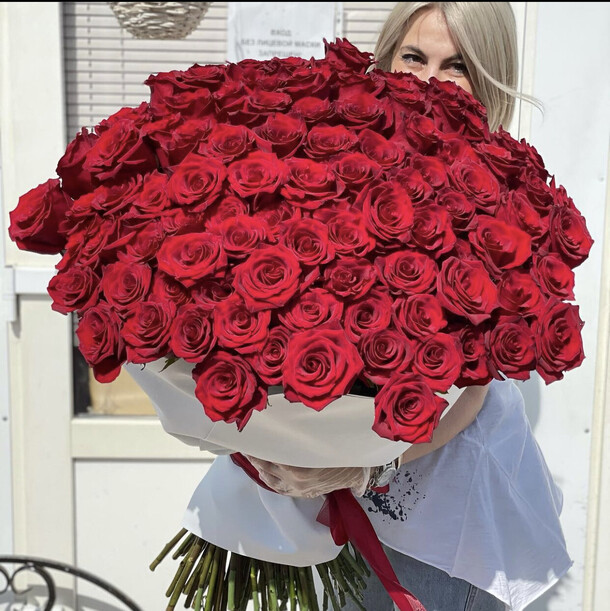 101 красная роза, артикул F1151090 - 26654 рублей, доставка по городу. Flawery - доставка цветов