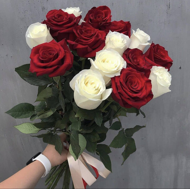 15 роза микс, артикул F1152582 - 6055 рублей, доставка по городу. Flawery - доставка цветов