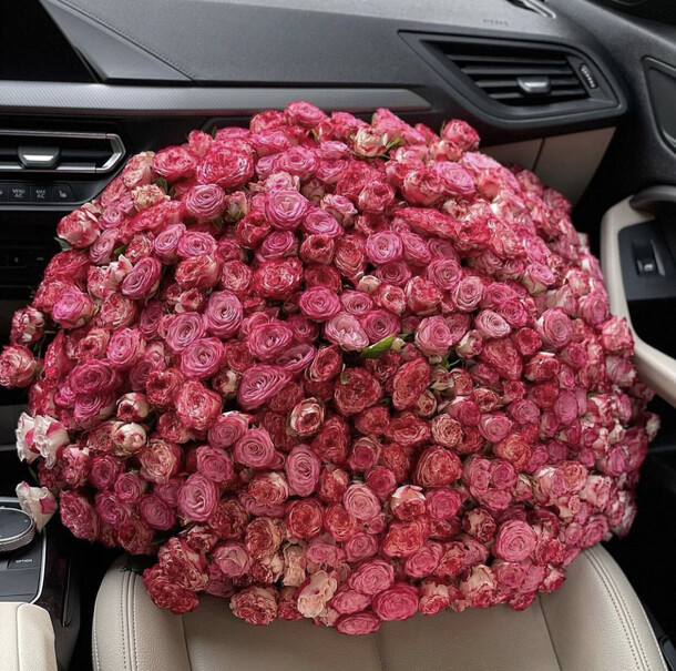 Пионовидная кустовая роза, артикул F1156349 - 85594 рублей, доставка по городу. Flawery - доставка цветов