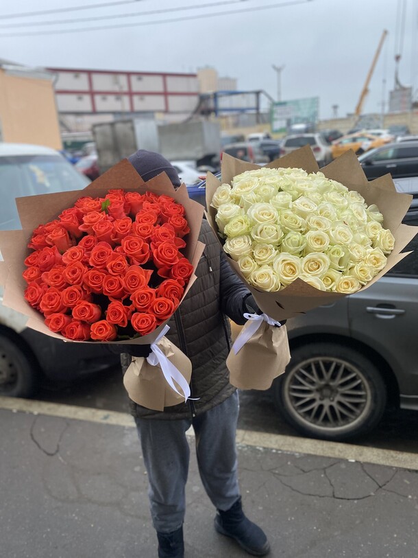 2 букета по 51, артикул F1158759 - 30200 рублей, доставка по городу. Flawery - доставка цветов