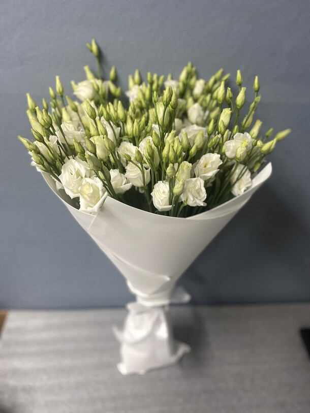 Букет из эустомы (лизиантус), артикул F1159923 - 8000 рублей, доставка по городу. Flawery - доставка цветов