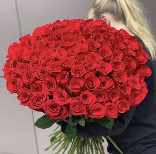 101 роза, артикул F1161580 - 26688 рублей, доставка по городу. Flawery - доставка цветов