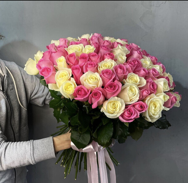 101 роза микс, артикул F1162543 - 23293 рублей, доставка по городу. Flawery - доставка цветов