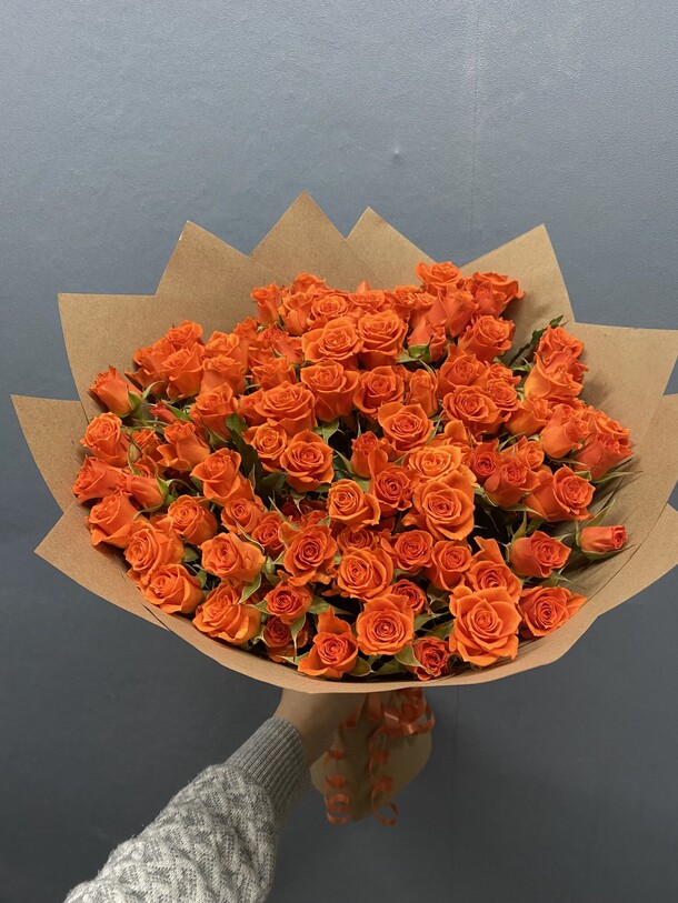 Кустовая роза, артикул F1162668 - 12669 рублей, доставка по городу. Flawery - доставка цветов