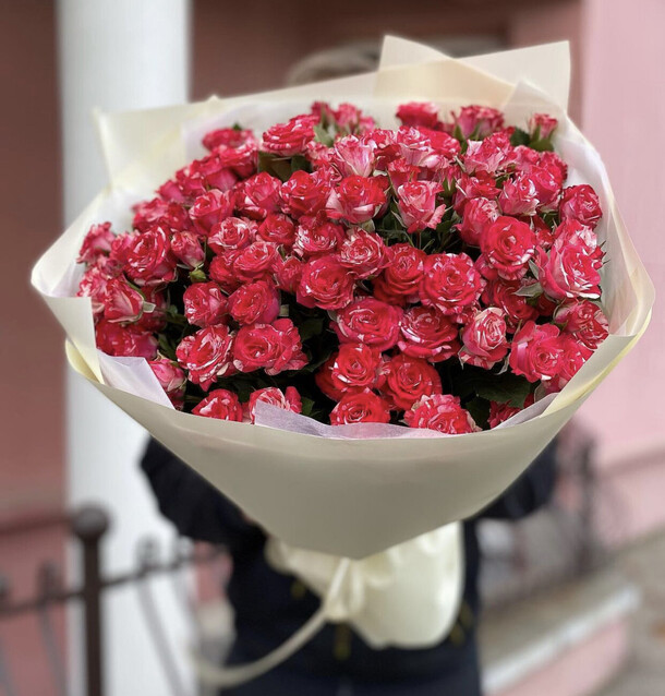 Кустовая роза, артикул F1162679 - 9862 рублей, доставка по городу. Flawery - доставка цветов