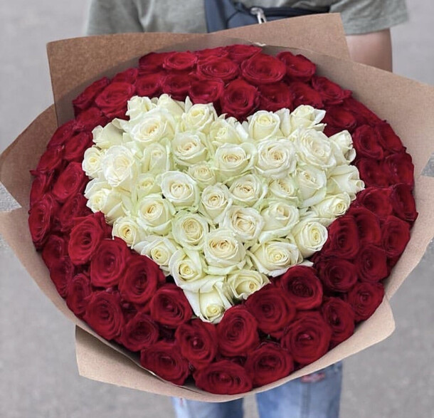 101 роза микс, артикул F1171438 - 30612 рублей, доставка по городу. Flawery - доставка цветов