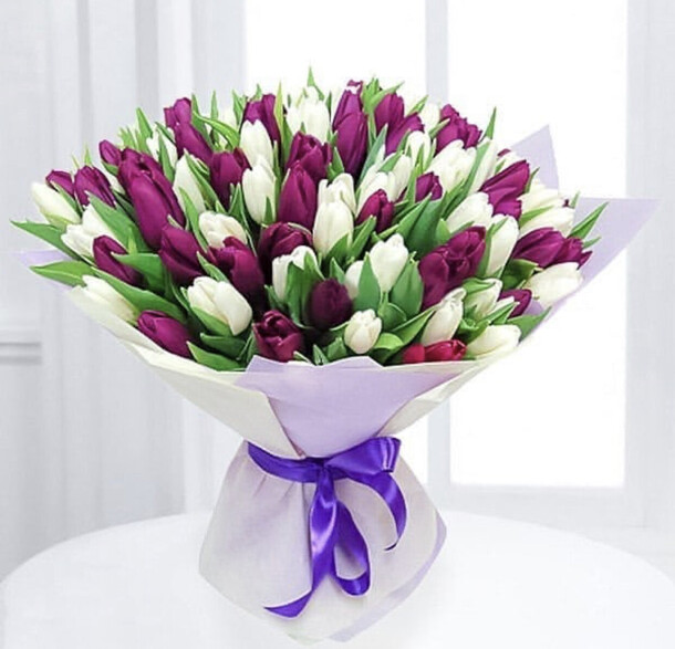 Букет из 101 тюльпан, артикул F1176069 - 28018 рублей, доставка по городу. Flawery - доставка цветов