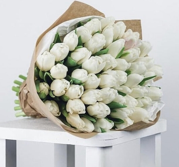 Букет из 51 тюльпанов, артикул F1176071 - 11641 рублей, доставка по городу. Flawery - доставка цветов