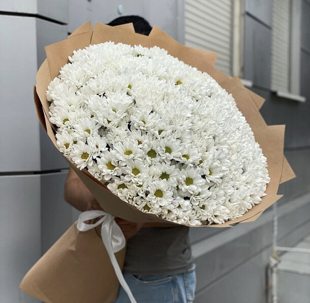 75 хризантема белая, артикул F1230932 - 26797 рублей, доставка по городу. Flawery - доставка цветов