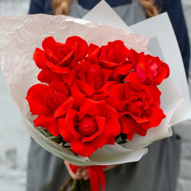 7 пламенных французских роз, артикул F1376264 - 4190 рублей, доставка по городу. Flawery - доставка цветов