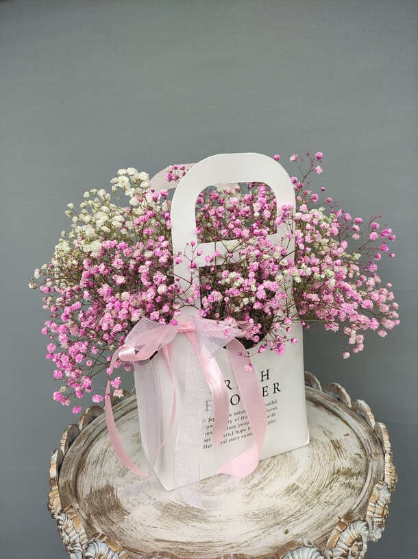 Гипсофила в сумочке, артикул F1226776 - 2178 рублей, доставка по городу. Flawery - доставка цветов