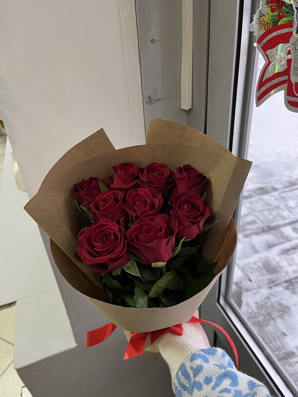 Букет 9 роз, артикул F1235047 - 1768 рублей, доставка по городу. Flawery - доставка цветов