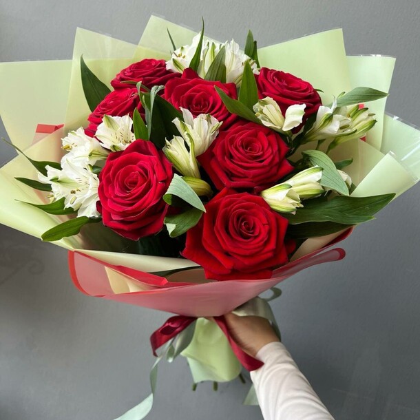 Букет «клубника», артикул F1318628 - 2990 рублей, доставка по городу. Flawery - доставка цветов