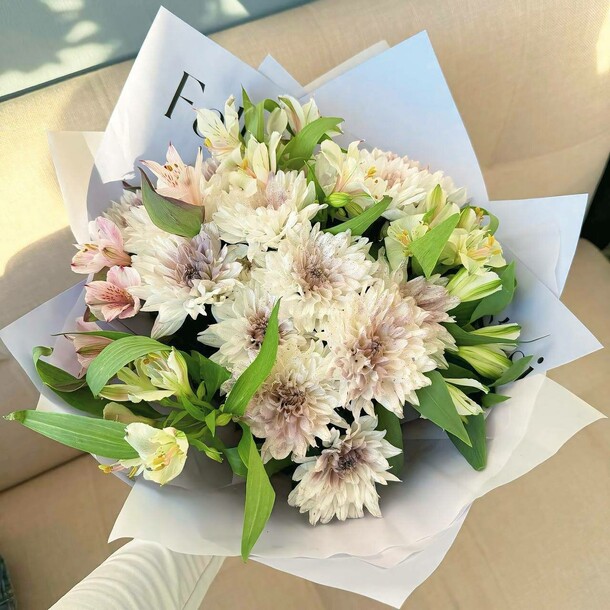 Букет «сирень», артикул F1318638 - 2678 рублей, доставка по городу. Flawery - доставка цветов