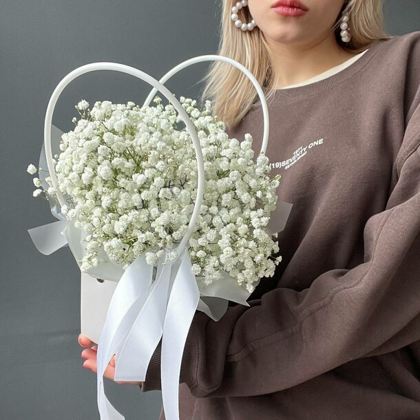 Композиция «белоснежная», артикул F1360655 - 1185 рублей, доставка по городу. Flawery - доставка цветов