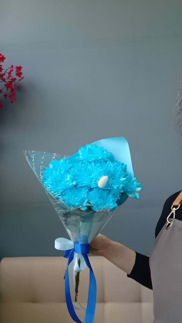 Букет"бонжур", артикул F1435712 - 1307 рублей, доставка по городу. Flawery - доставка цветов