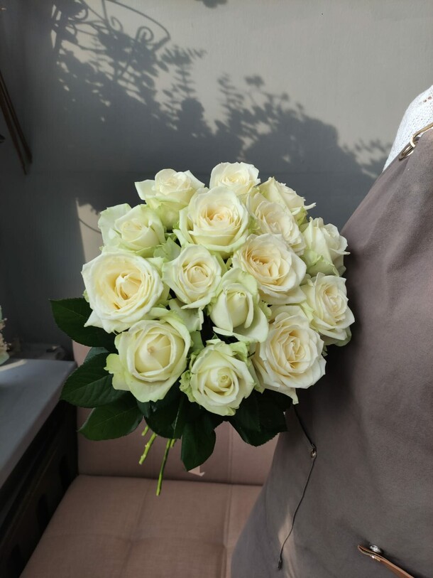 Роза в ленте 15, артикул F1449686 - 2895 рублей, доставка по городу. Flawery - доставка цветов