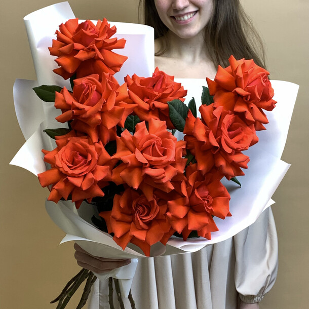 Букет красных французских роз, артикул F1267999 - 5990 рублей, доставка по городу. Flawery - доставка цветов