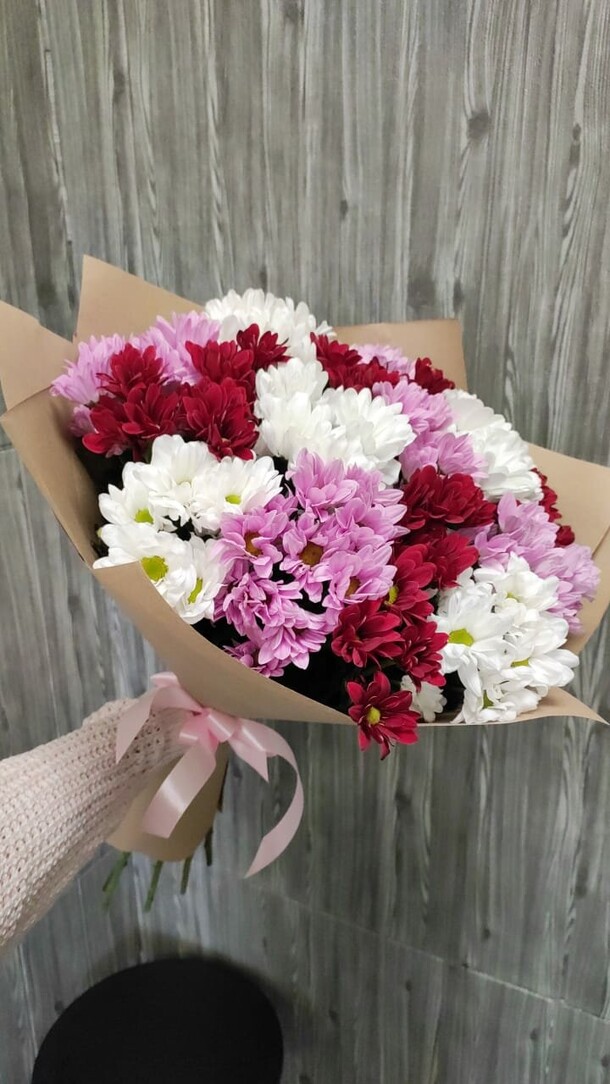 Букет из 15 хризантем микс, артикул F1153484 - 5748 рублей, доставка по городу. Flawery - доставка цветов